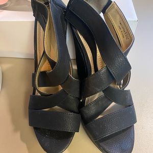 Black wedge heels